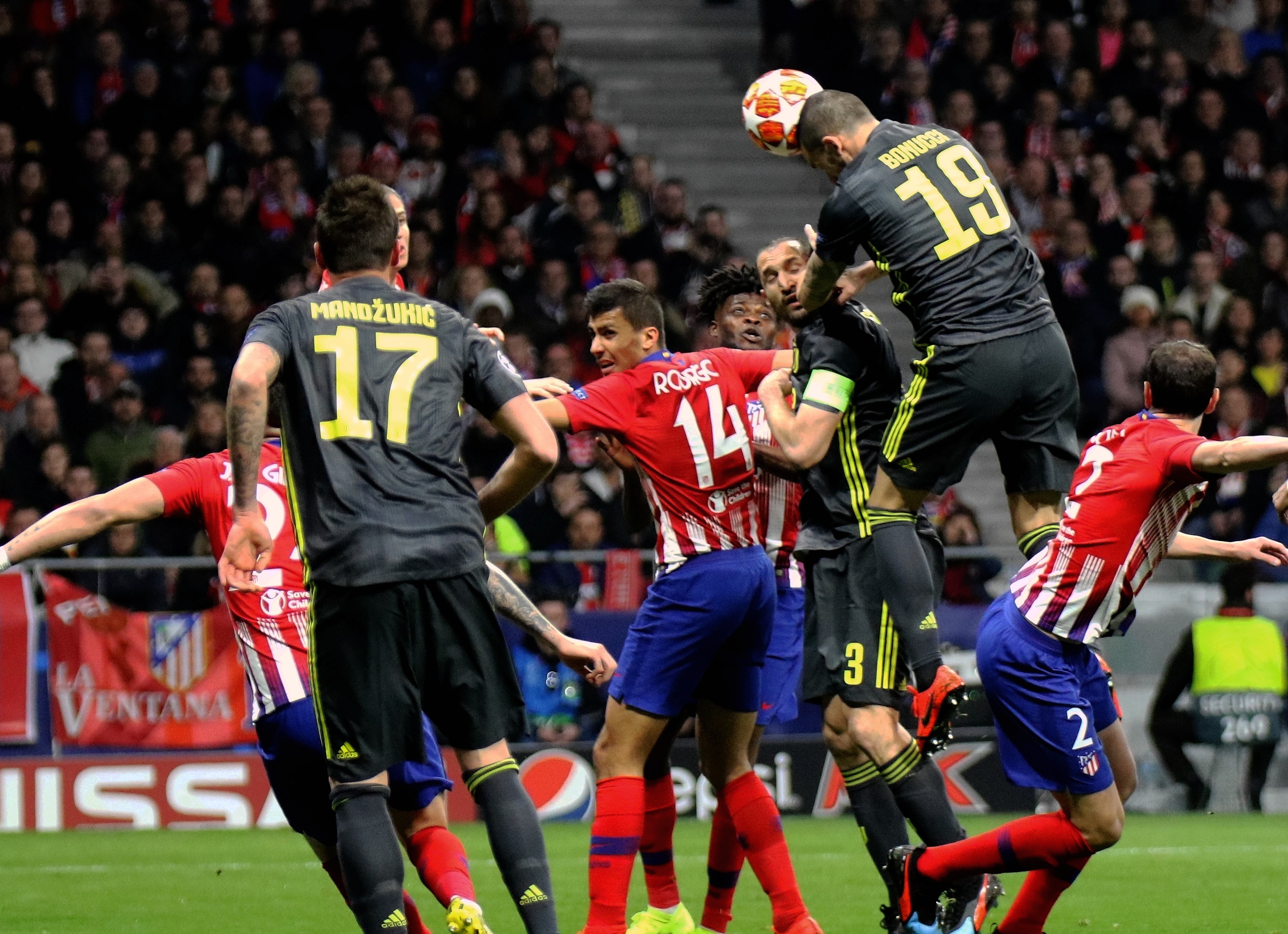 2025 赛季：MLB 全季场均观众人数达到 2.9 万人，重回疫情前巅峰水平